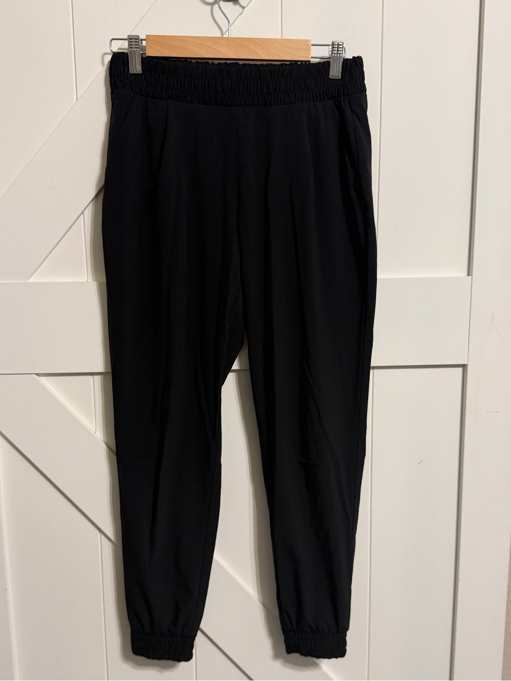Athleta Black Women’s Size 4 Elastic-Waist Jogger Pants